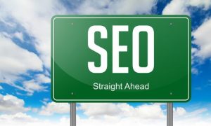 آموزش جذب مخاطب هدف: چکیده تجربیات نینیسایت (۶ مورد کلیدی + سوالات متداول + جدول جامع)