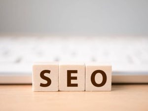 آموزش جذب مخاطب هدف: چکیده تجربیات نی نی سایت در سال 1404 – 36 مورد کلیدی و پرسش‌های متداول